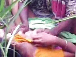 Busty सेक्सी मूवी फु ...