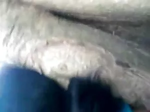 युवा बालों वाली किशो ...
