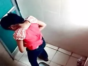क्रूर उसे बर्बाद कर  ...