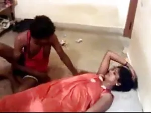 शरारती बेब में माइक् ...
