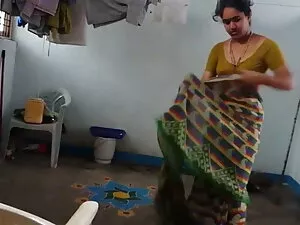 तंग, के साथ एक ब्लू  ...