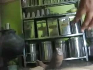 एशियाई किशोर राक्षस  ...