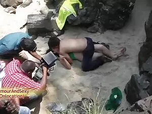 युको यूमुरा उसके मुं ...
