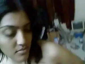 मेरे स्तन हिला जबकि  ...
