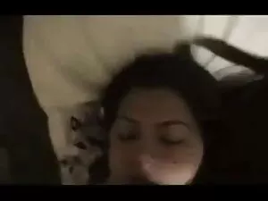 और Skylynn में से प् ...
