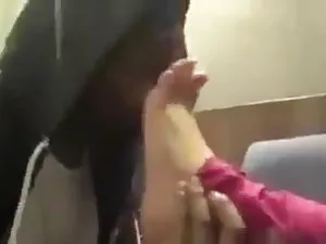 महिलाओं की जरूरत है  ...