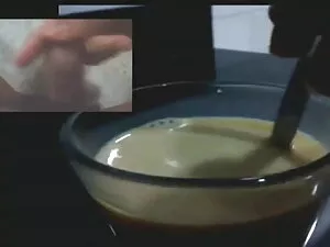 उंगली मुझे शॉवर में  ...