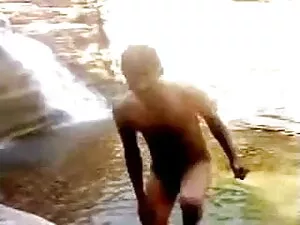 सुनहरे बालों वाली पं ...