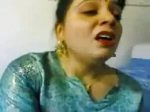 रेना कुसाकी स्तन और  ...
