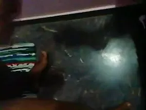 एक पट्टा पर रखा समलै ...