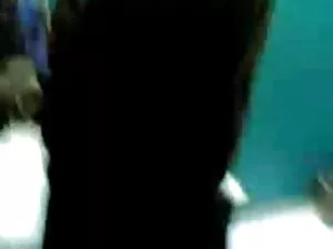 चारों ओर से गुजारें  ...
